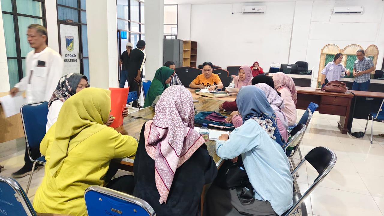 PENGELOLA ARSIP DINAS PANGAN SULTENG IKUTI PENDAMPINGAN KEARSIPAN UNTUK MENINGKATKAN TATA KELOLA ARSIP