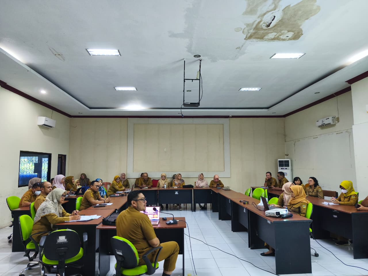 Dinas Pangan Provinsi Sulawesi Tengah melaksanakan rapat pembahasan dalam rangka penyelesaian dan penyempurnaan Dokumen Rencana Aksi Daerah (RAD) Pangan Gizi Berbasis Potensi Sumber Daya Lokal (PG-BPSDL) Tahun 2025–2029